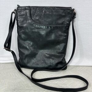 Margot Soft Black Genuine Leather Handbag Crossbody Purse Adjustable Strap Zip‎